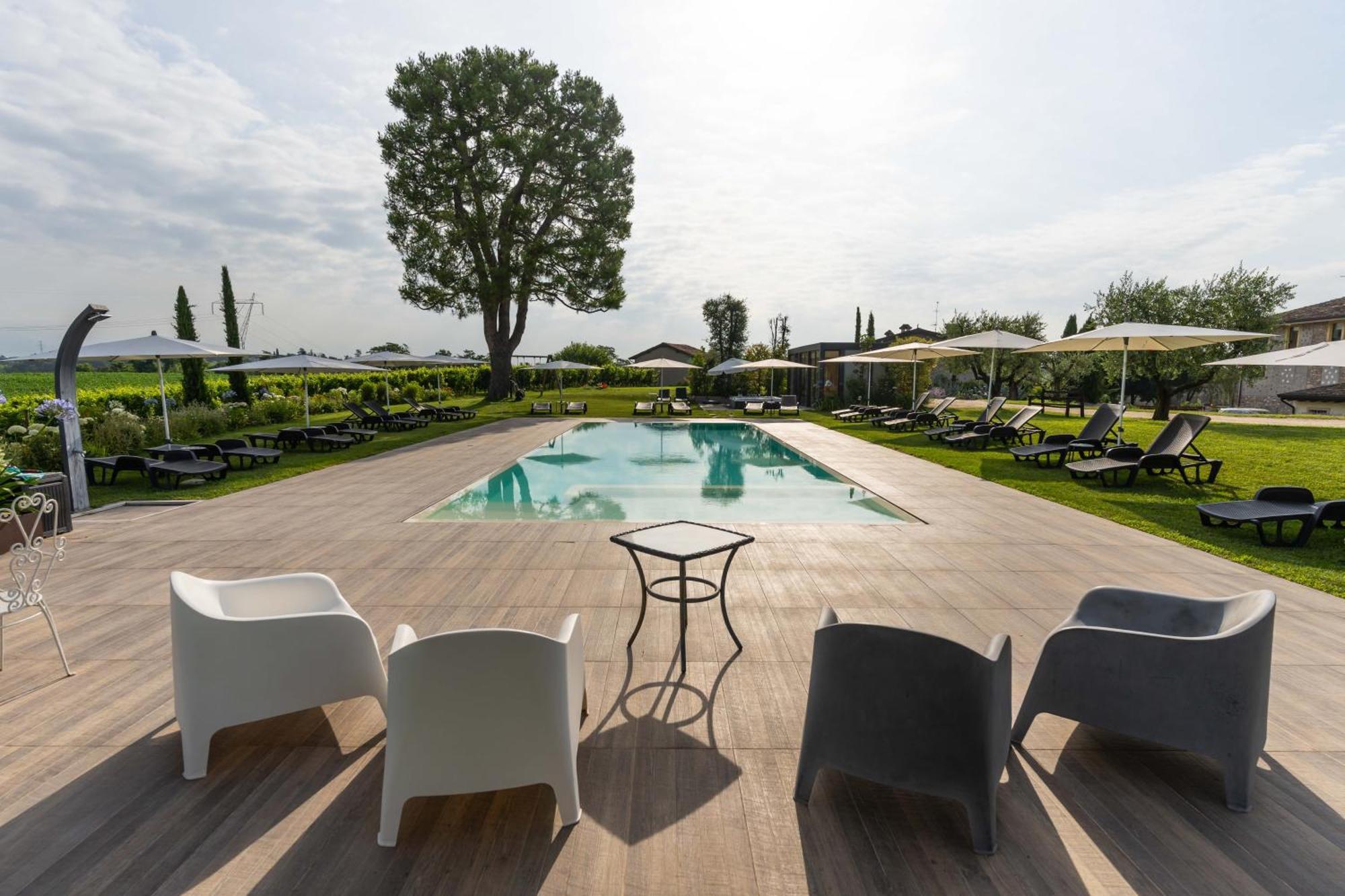 Agriturismo Colle Dei Pivi Ponti sul Mincio Luaran gambar