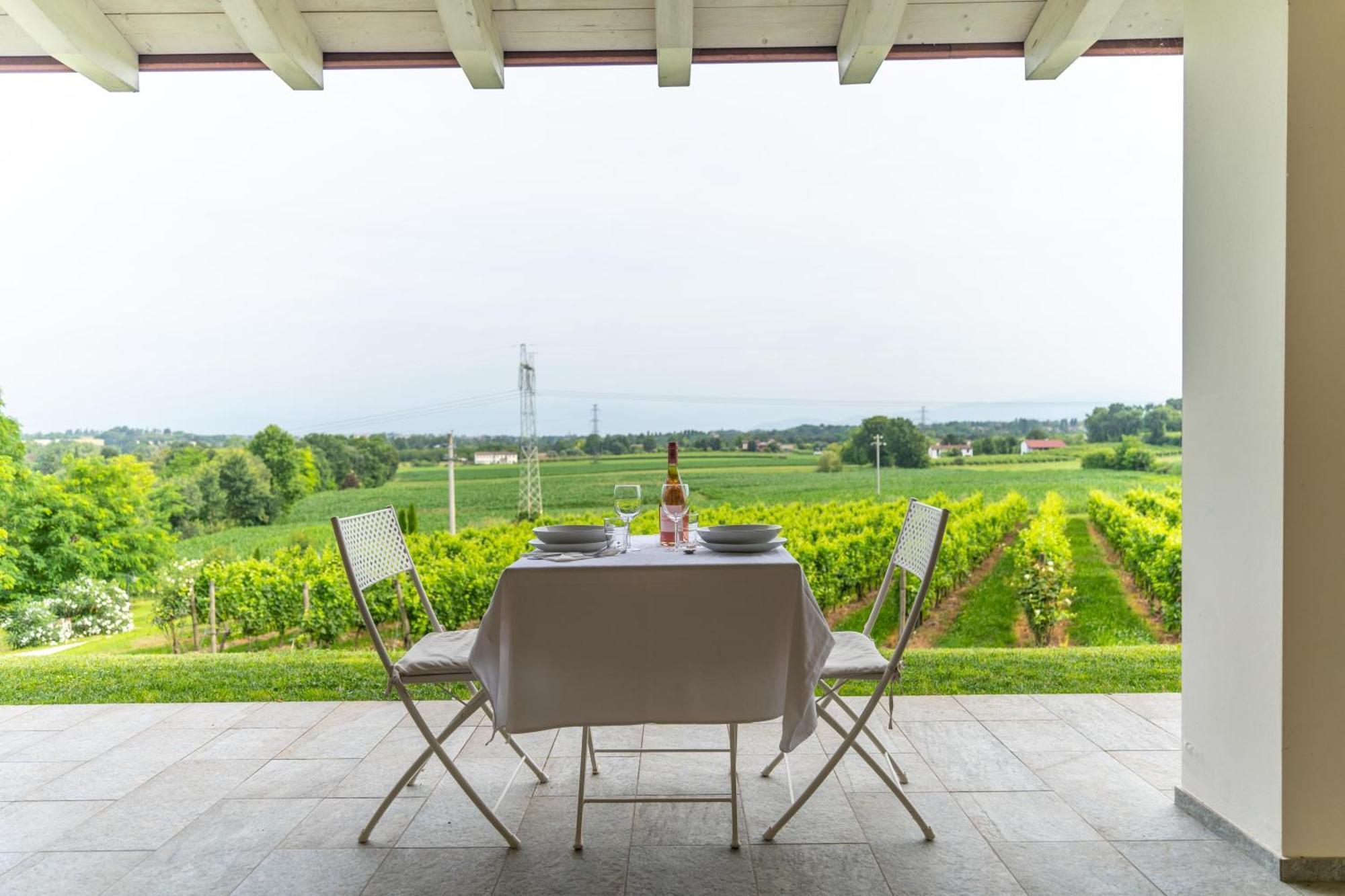 Agriturismo Colle Dei Pivi Ponti sul Mincio Luaran gambar