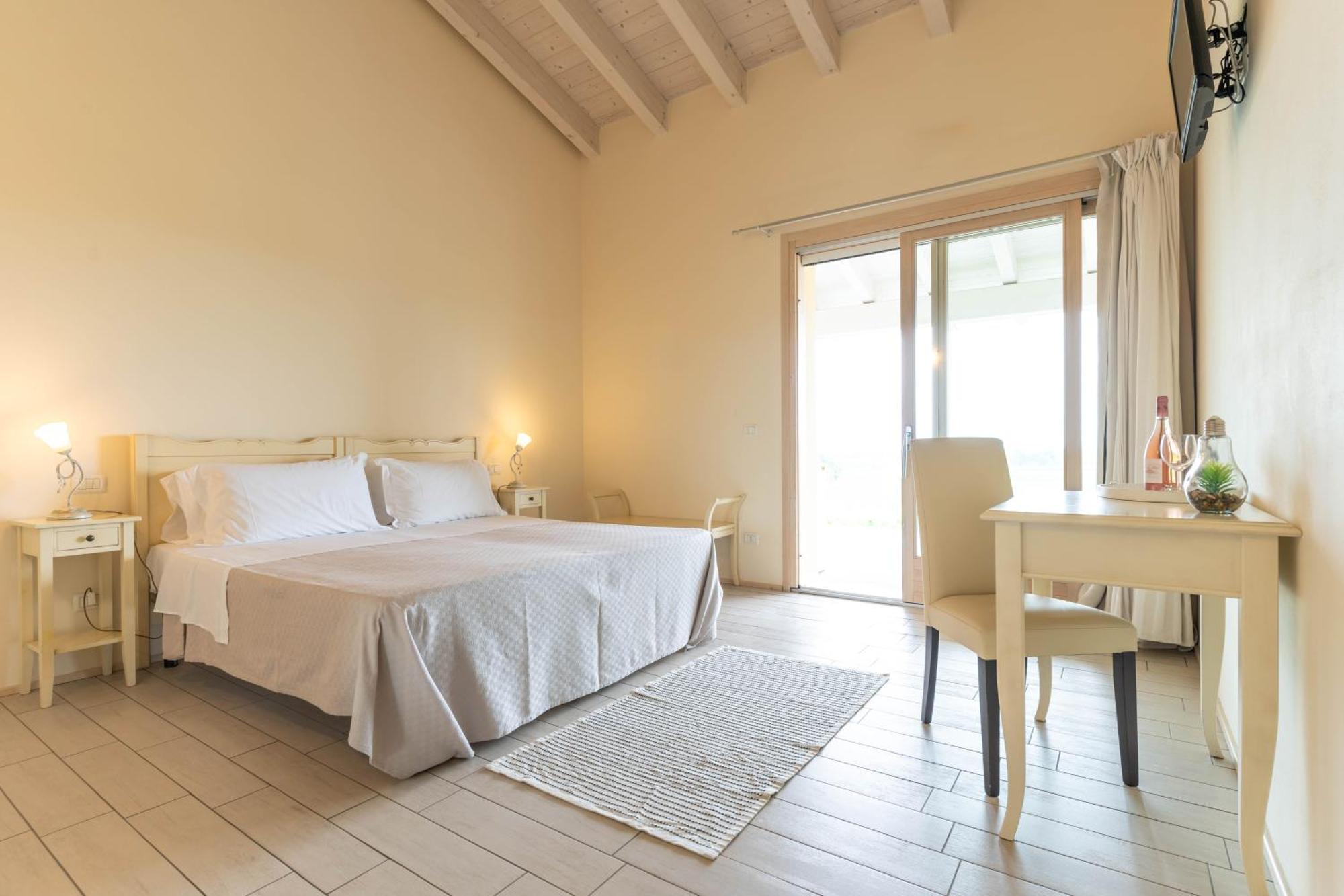 Agriturismo Colle Dei Pivi Ponti sul Mincio Luaran gambar
