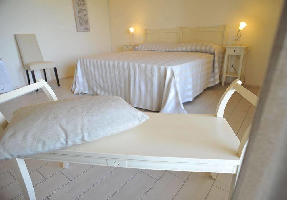 Agriturismo Colle Dei Pivi Ponti sul Mincio Luaran gambar